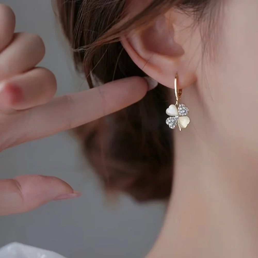 New Women's Rhinestones Four-leaf Clover Earrings Stud Small Fashion Jewelry